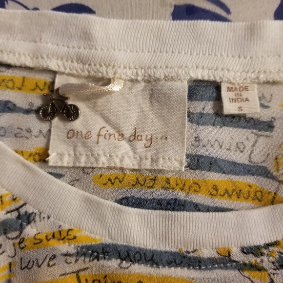 $$Yellow, Gray & White One Fine Day Top$$ - Picture 4 of 4